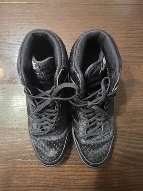 Nike Black Women's High-Top Sneakers